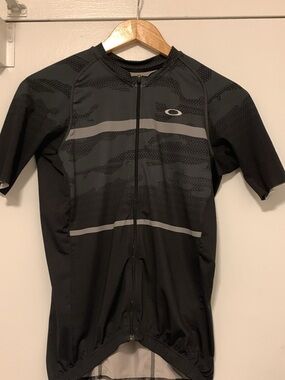 Oakley  Black Performance Cycling Jersey with Gray Stripes